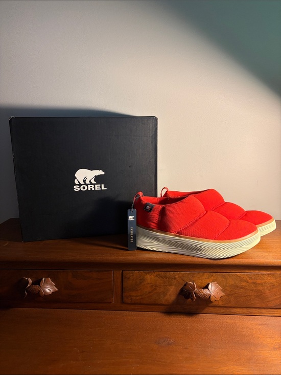 Sorel Shoes - SOREL Out N About IV Mini Puffy Boots - Bright Red - NIB